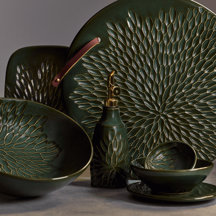 Emilia Serving Bowl, Garland