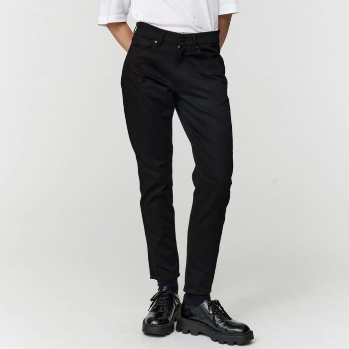 Adnym Atelier ACA 162, Black