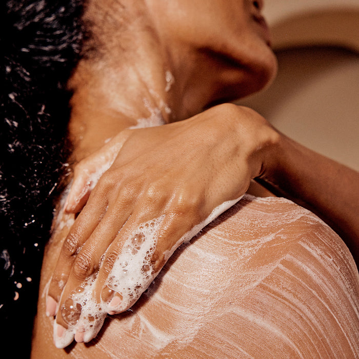 Innersense-Awaken Body Wash-Body-BodyWash_Use_1000px-The Detox Market |