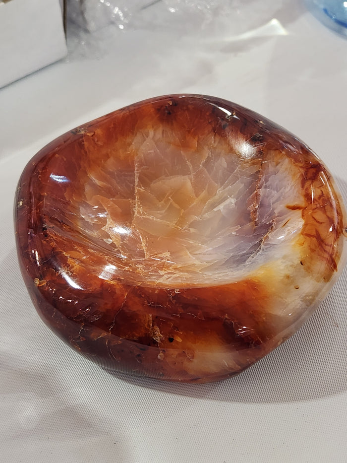 Carnelian Handmade Bowl: Aesthetic Decor and Spiritual Harmony | Reiki/Chakra/Healing | Home Decor | Weighing 400 gms - Shwasam