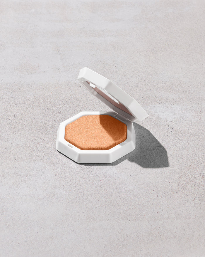 Demi'glow Light-Diffusing Highlighter — Yum Rum