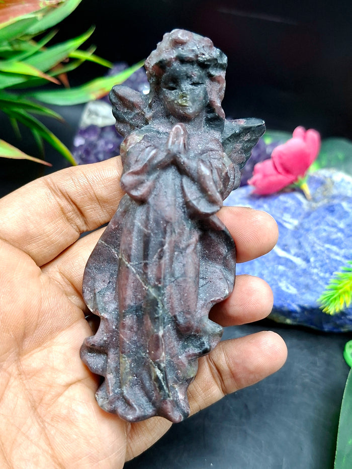 Garnet Winged Angel Carving – A Symbol of Strength, Prayer, and Divine Love | Weight 141 gm