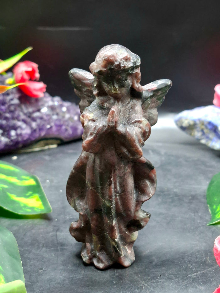 Garnet Winged Angel Carving – A Symbol of Strength, Prayer, and Divine Love | Weight 141 gm