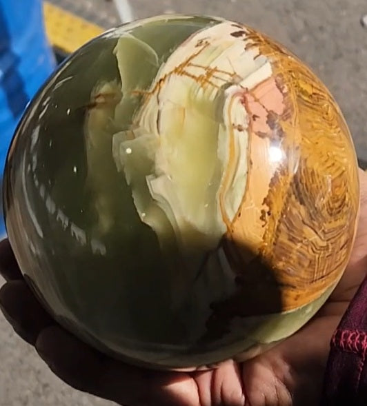 Green Onyx Sphere: A Harmonious Blend of Beauty, Healing, and Elegance for Your Home | Home Decor Gift - Shwasam