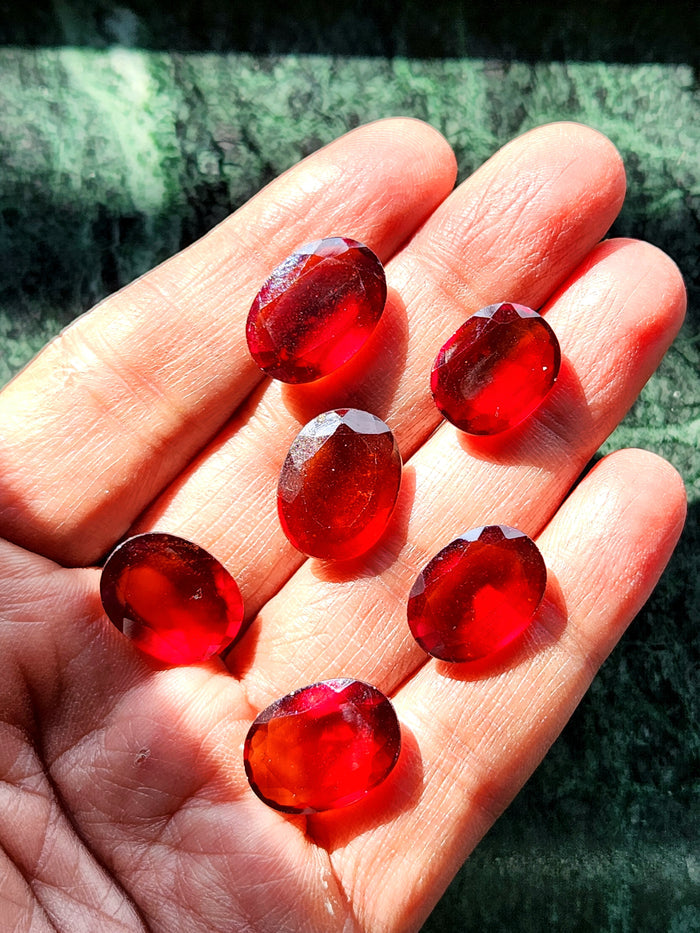 Hessonite Garnet Faceted Loose Gemstones in Oval Shaped - Earthy Elegance and Spiritual Vitality - Lot of 6 units