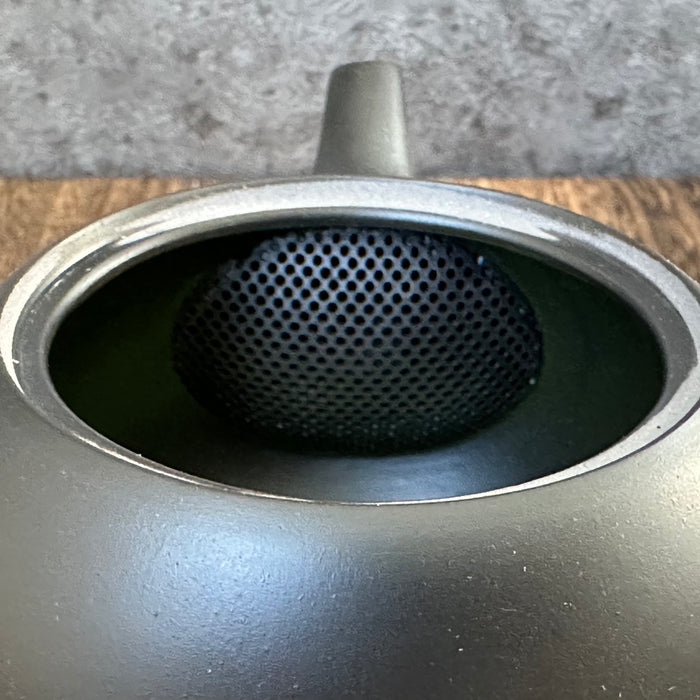 Takasuke Kiln 高資陶苑 ru46: Tokoname Kyusu Tea Pot, Black, Ceramic Mesh Strainer 210 ml