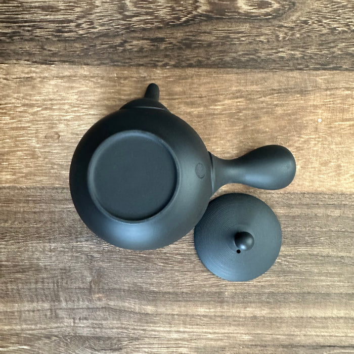 Shouhou Kiln M242: Tokoname Kyusu Tea Pot (190 cc) 常滑 昭萠黒泥小丸あられ 急須