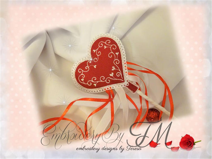 Magic wand /heart / one size / combination felt nad lace/ 4x4 hoop