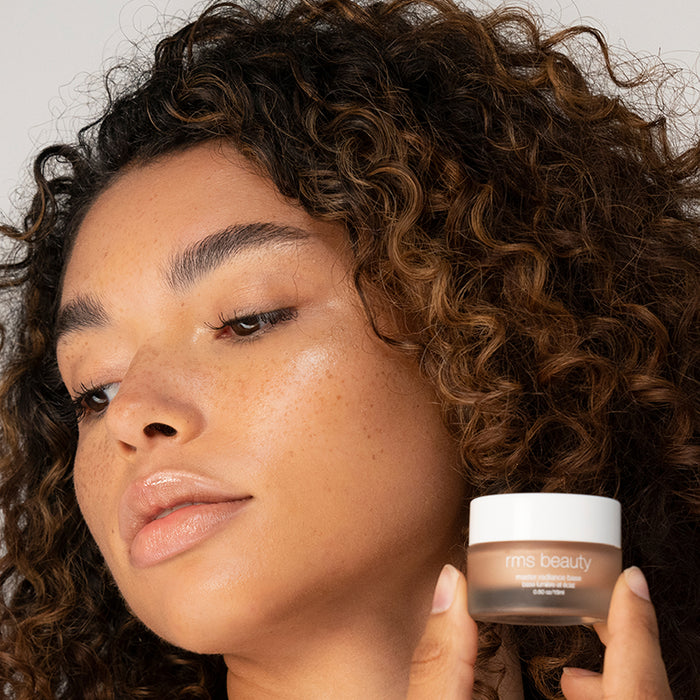 Master Radiance Base - Makeup - RMS Beauty - RMS_MASTER_RADIANCE_BASE_MODEL2 - The Detox Market | Rich in Radiance