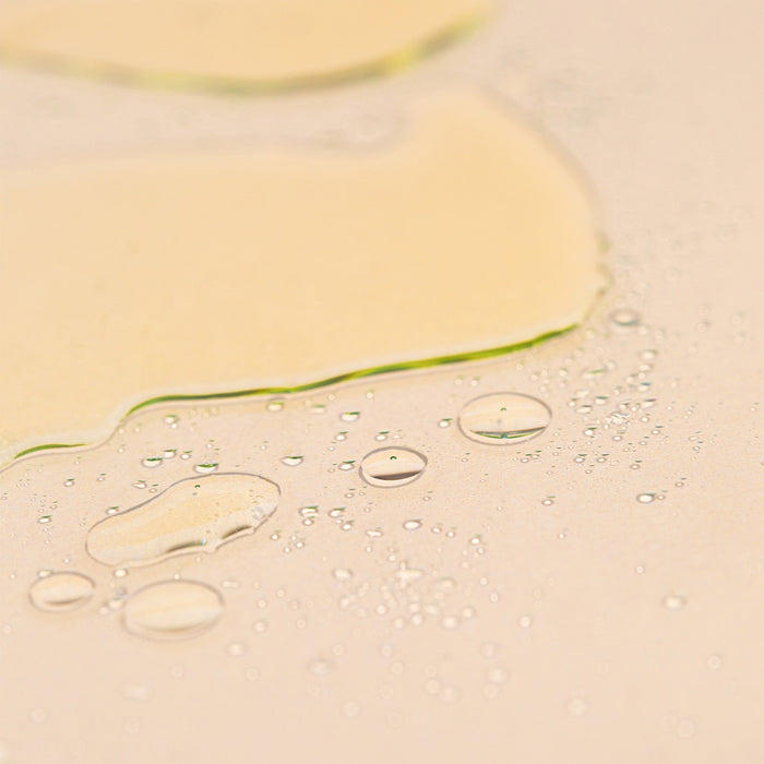 Wildcraft-Wash Oil Cleanser-Skincare-wash_oil_cleanser_texture-The Detox Market |