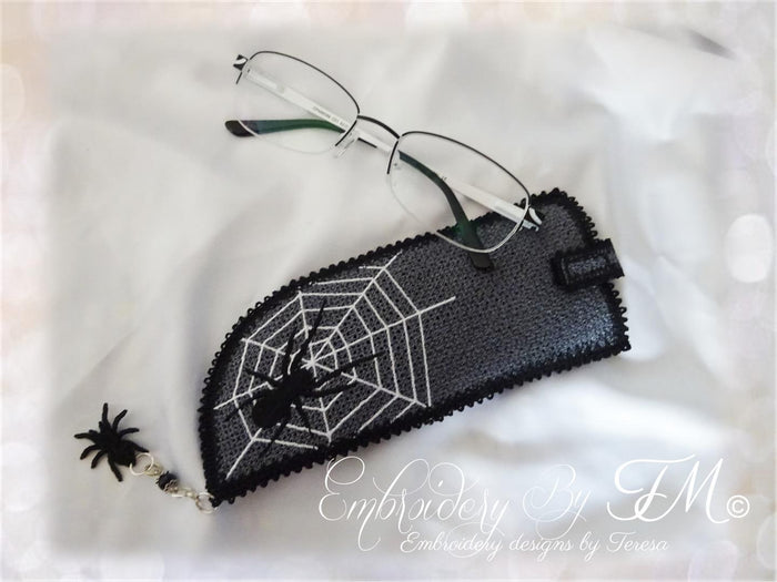 Pocket for glasses spider/ 5x7 hoop