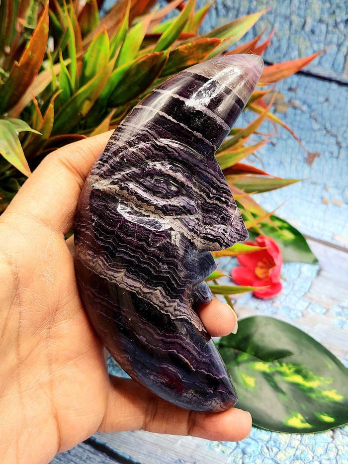 Purple fluorite natural stone hand carving of crescent moon - crystal/reiki/chakra/healing - 5 inches and 320 gms weight