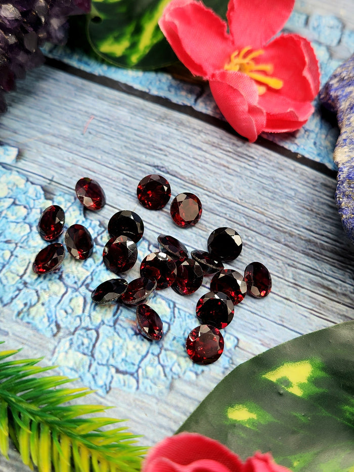 Red Garnet Faceted Loose Gemstones in Round Shaped - Radiant Splendor and Empowering Passion - Lot of 20 units