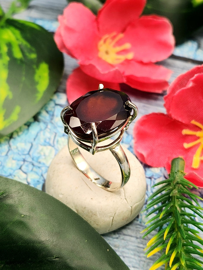 Red Garnet Silver Ring in 925 silver - Gleaming Strength And Symbolizing Resilience on Special Occasions - Finger Ring - Shwasam