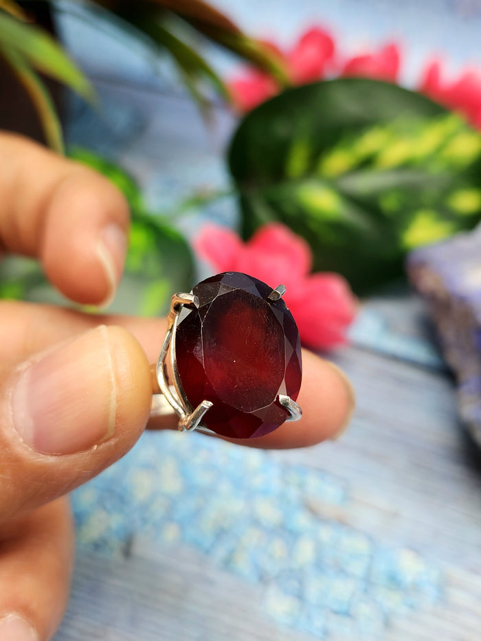 Red Garnet Silver Ring in 925 silver - Gleaming Strength And Symbolizing Resilience on Special Occasions - Finger Ring - Shwasam