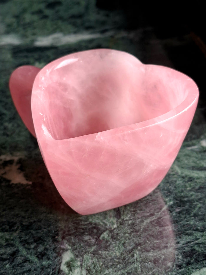 Rose Quartz Heart-Shaped Cup: Symbol of Love, Serenity, and Elegant Home Décor