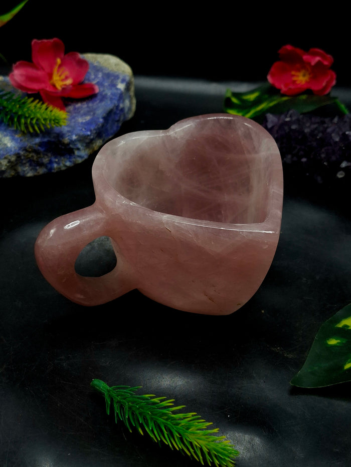 Rose Quartz Heart-Shaped Cup: Symbol of Love, Serenity, and Elegant Home Décor