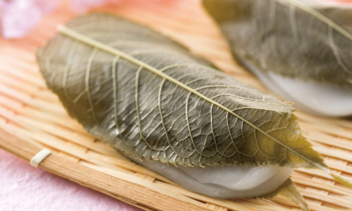 Tomiz: Pickled Sakura Leaves from Izu Peninsula, Shizuoka 桜葉の塩漬(伊豆産) - Yunomi.life