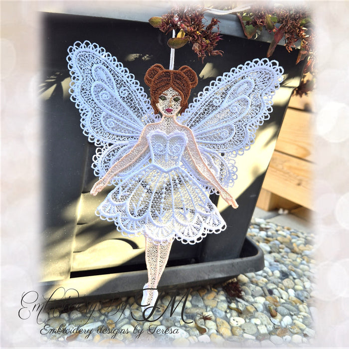 White doll FSL/5x7 hoop